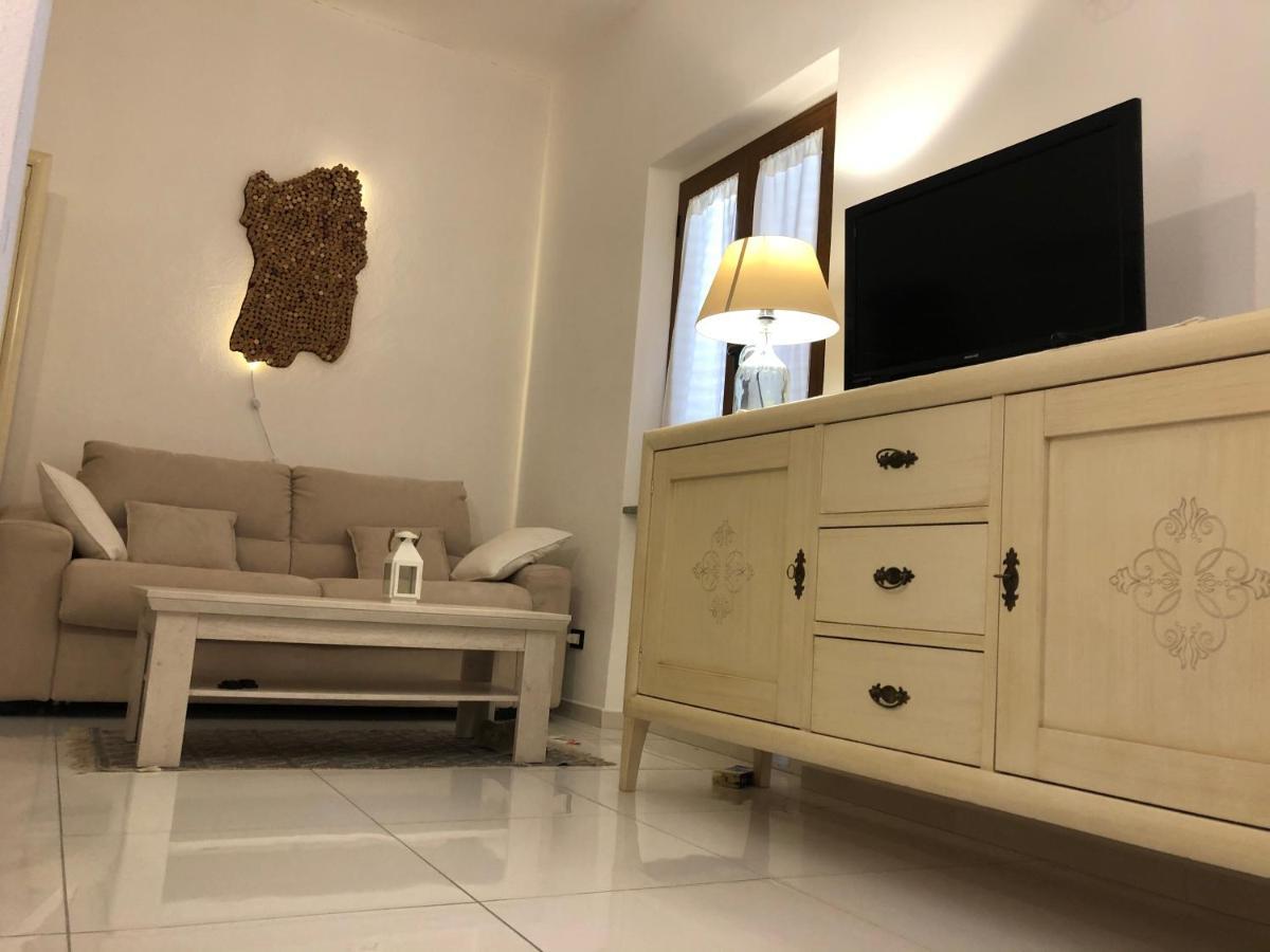 Apartamento Elegante monolocale al centro del paese Teulada Exterior foto